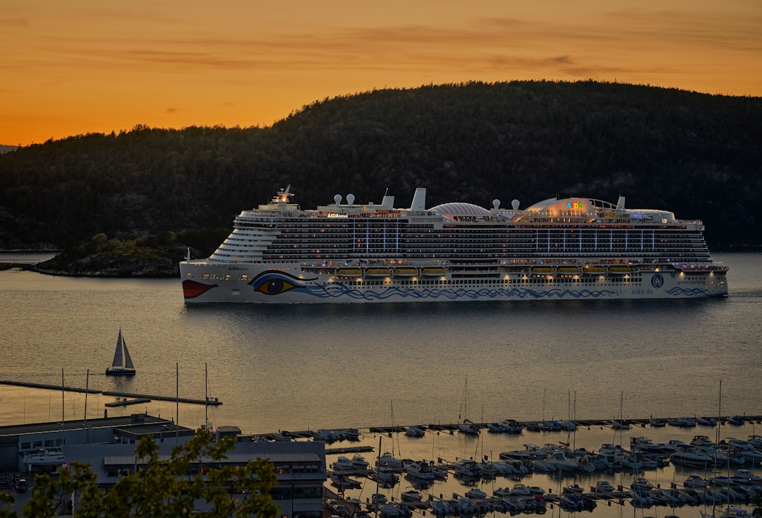Photo Cruise ship
